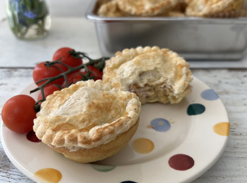 Creamy little chicken pies