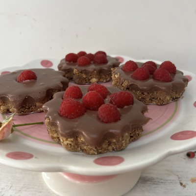 Chocolate hazelnut & raspberry tarts