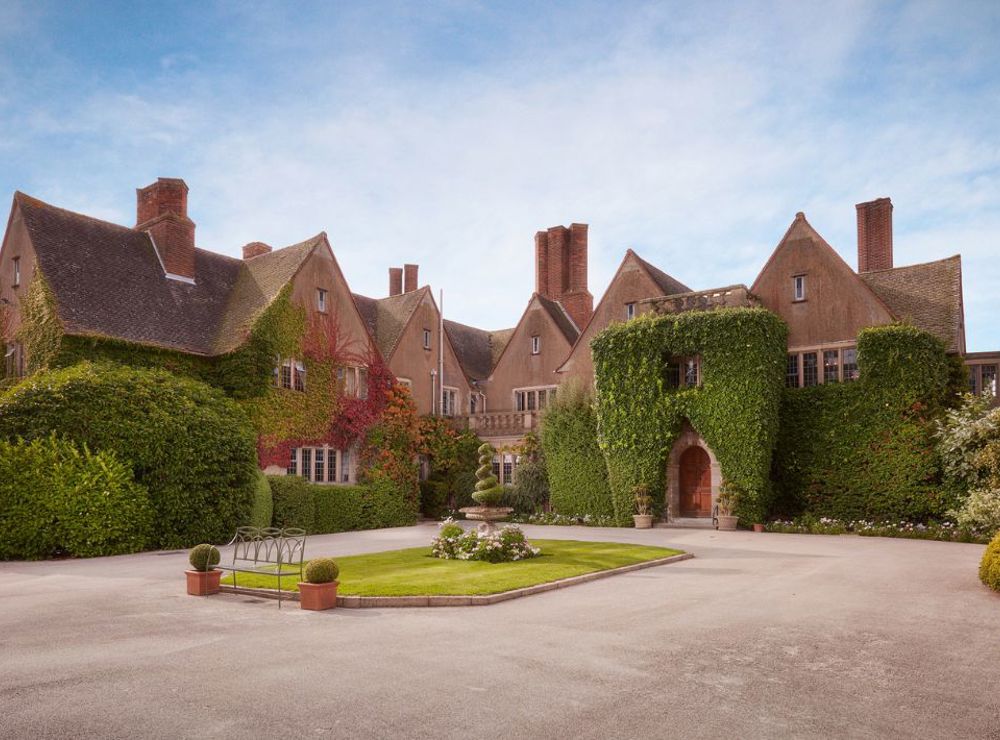Mallory Court Web